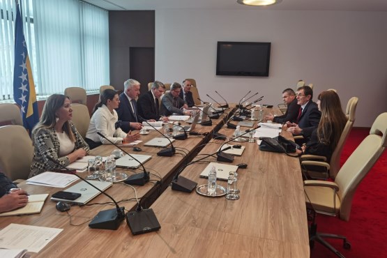 Članovi Komisije za borbu protiv korupcije Predstavničkog doma PSBiH održali odvojene sastanke sa predstavnicima Samostalnog sindikata i Sindikata UIOBiH i direktorom Agencije za javne nabavke BiH